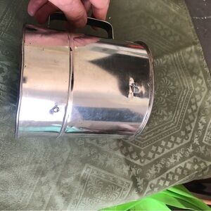 Single flour sifter in great shape- used to aerate flour, remove debris- used